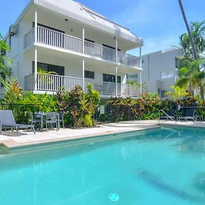 https://latitude-16-tropical-reef-apartments.cairnshotels4all.com